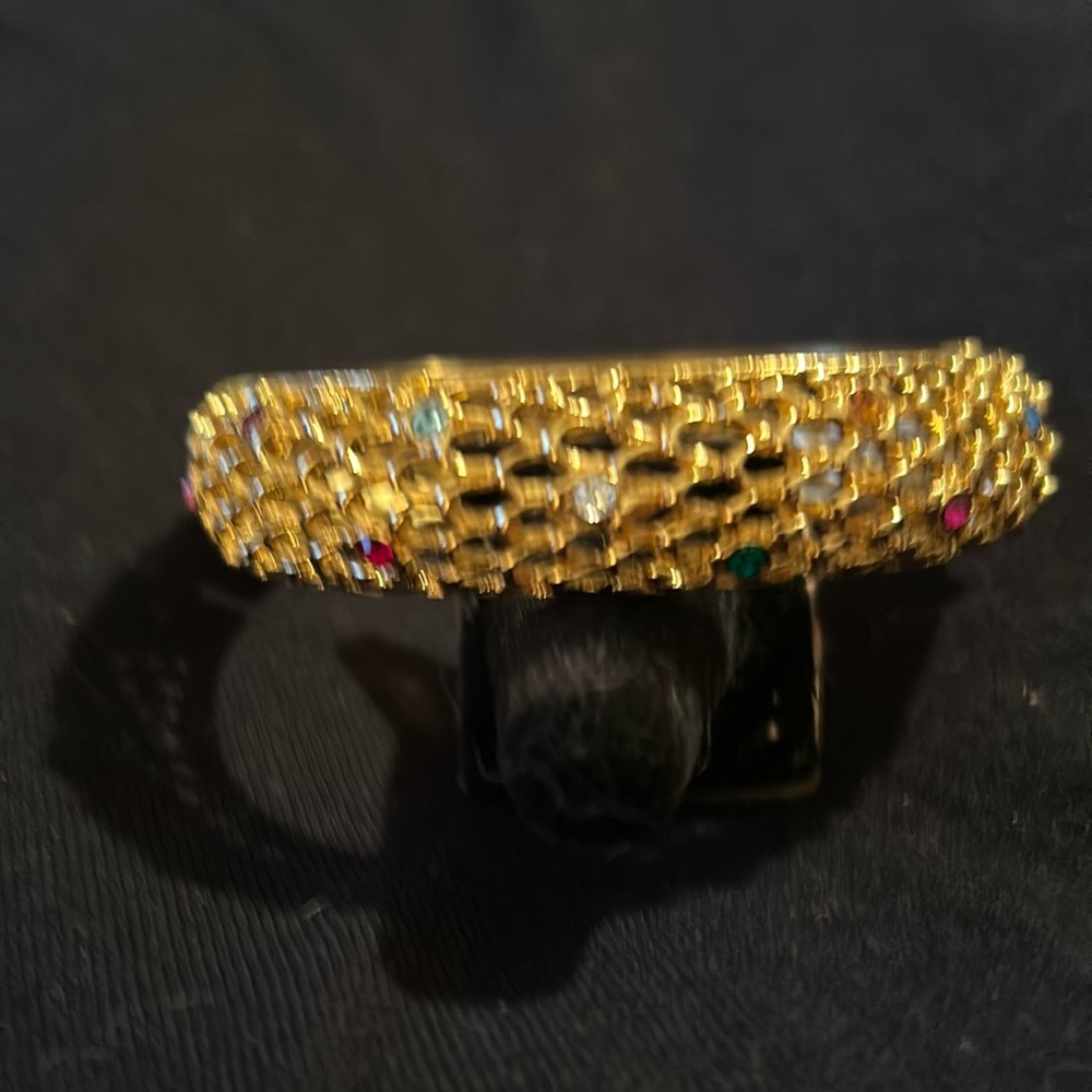 Gold tone bracelet